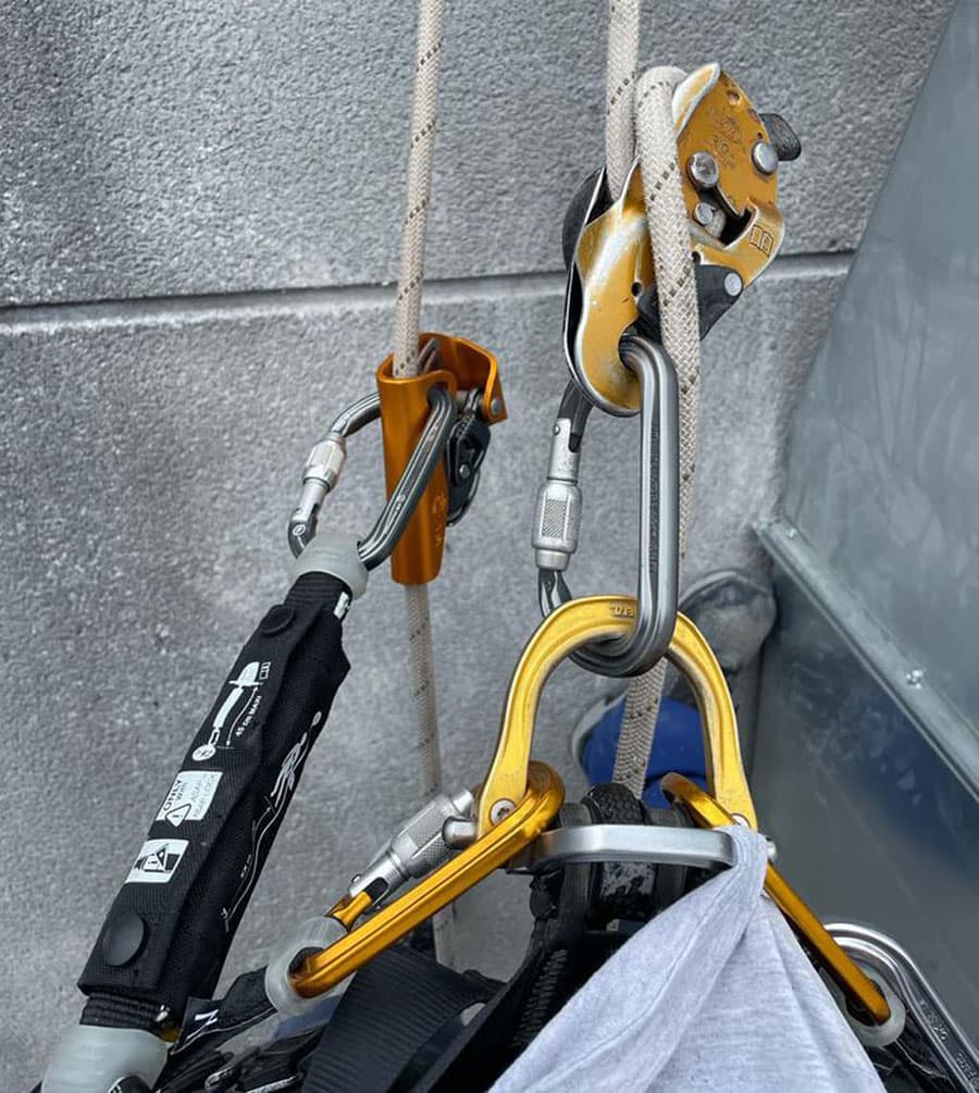 Instalamos líneas de vida homologadas y soluciones de seguridad en altura